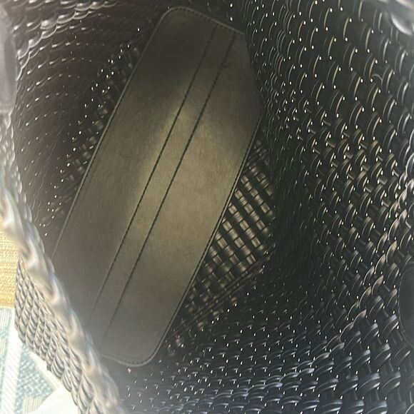 AH adorned Lauren Black | Woven Hobo Bag - Picture 7 of 7